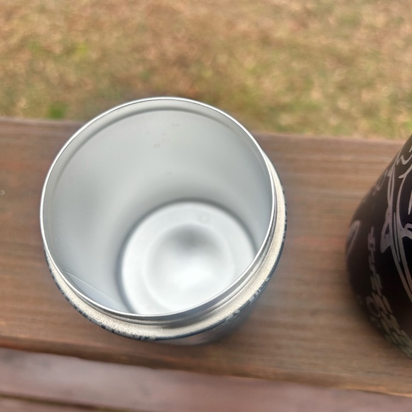 Shark engraved tumbler with snack holder - Picture 4 of 4